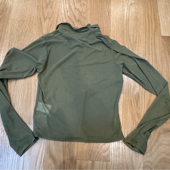 BNWT Motel Rocks Kelly Shirt Olive And Motel Rocks White Halter - Picture 4 of 11